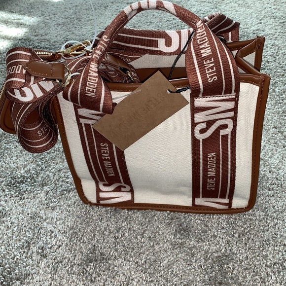 Steve Madden crossbody - Picture 2 of 4